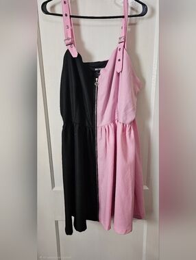 Hot Topic Pink and Black Split Sweetheart Dress Hot Topic